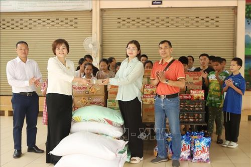 Doanh nghiệp Việt Nam tại Lào chú trọng công tác an sinh xã hội