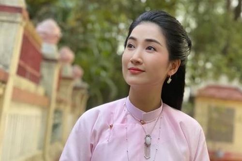 Nữ diễn viên Quỳnh Lam công khai khoảnh khắc tình tứ bên bạn trai kém 9 tuổi