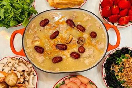 'Giải cứu' bánh chưng sau tết bằng nồi lẩu cháo thơm ngon, lạ miệng
