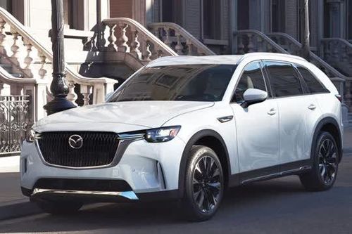 Mazda CX-90 chốt giá gần 2,5 tỷ đồng tại Việt Nam, cạnh tranh Toyota Land Cruiser Prado