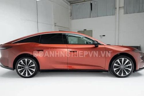 Xe sedan Toyota dài hơn 5,1 mét, công suất 281 mã lực, giá gần 760 triệu đồng