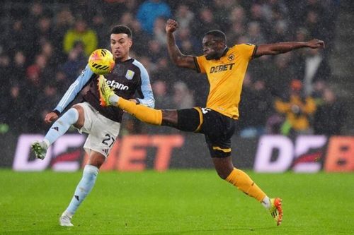 Gục ngã trước Wolves, Aston Villa nguy cơ bị Man Utd san bằng điểm số