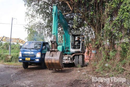 Xã Ba Sao: Khởi công Dự án sửa chữa đường Bờ Đông Ba Sao cụt (giai đoạn 1)