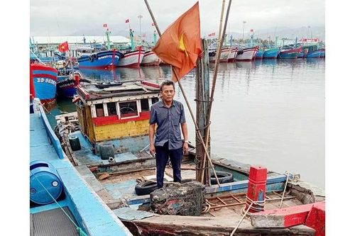 Ngư dân Bùi Thanh Mến tự làm thuyền chữa cháy