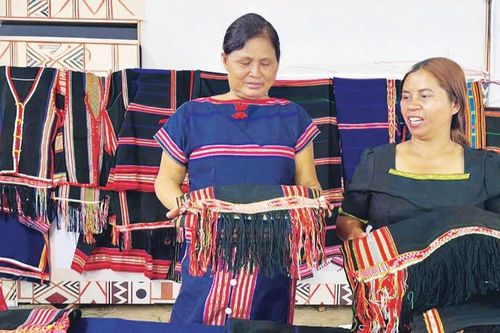 Bền bỉ một tình yêu với di sản văn hóa