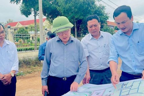 Chủ tịch UBND tỉnh Phạm Anh Tuấn kiểm tra, chỉ đạo tháo gỡ khó khăn tại 4 xã phía Tây Gia Lai