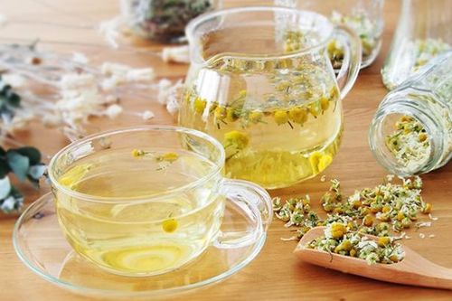 Tác dụng của trà hoa cúc đối với da và tóc