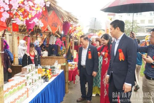 Rộn ràng khai hội Chợ Mẹt Hữu Lũng