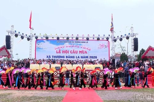 Sôi nổi lễ hội Cầu mùa xã Thượng Bằng La