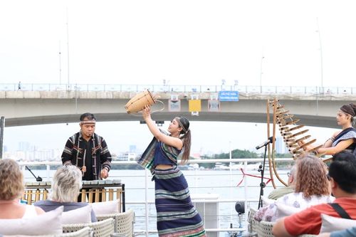 Âm thanh đại ngàn chinh phục du khách