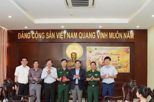 Phó Chủ tịch Thường trực UBND tỉnh Lâm Đồng Lê Trọng Yên thăm, chúc mừng nhân Ngày truyền thống Bộ đội Biên phòng
