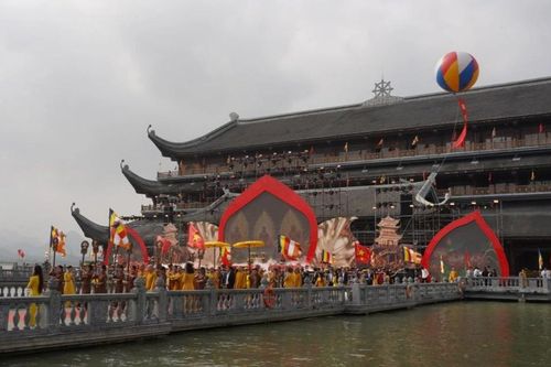 Ninh Bình: Chùa Tam Chúc khai hội xuân - cầu nguyện quốc thái dân an