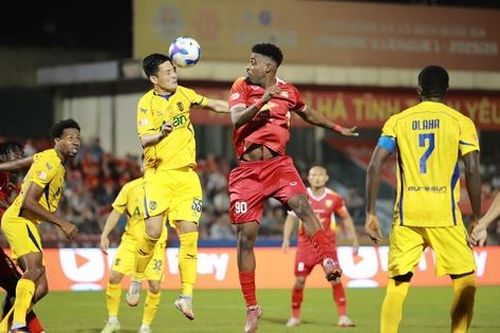 V-League: Hàng công bế tắc, Hà Tĩnh để thua sát nút Sông Lam Nghệ An