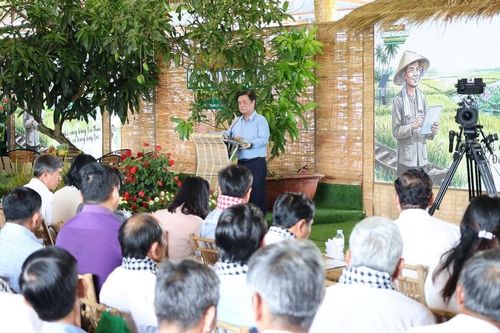 'Nông dân là doanh nhân của ruộng đồng, là kỹ sư của đất đai'