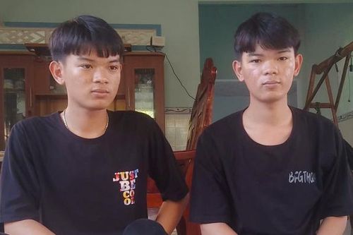 Anh em song sinh tình nguyện nhập ngũ nghĩa vụ trong Công an nhân dân