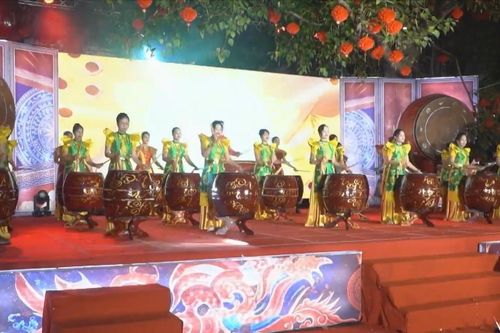 Rộn ràng Liên hoan Trống hội Thăng Long