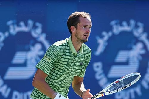 Daniil Medvedev vào chung kết Dubai mở rộng 2026