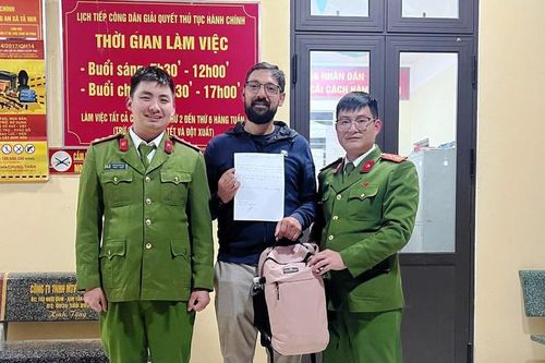 Công an Lào Cai giúp du khách Pháp tìm được tài sản cá nhân qua tín hiệu định vị GPS