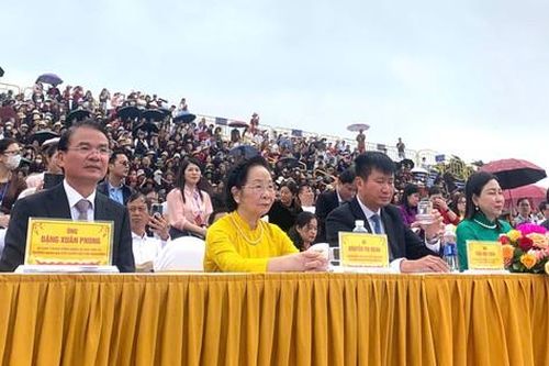 Khai mạc Hội Xuân 'Bình minh cõi Phật - Tam Chúc khai Xuân'