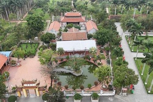 Du xuân về vùng đất sinh ra bậc danh tài