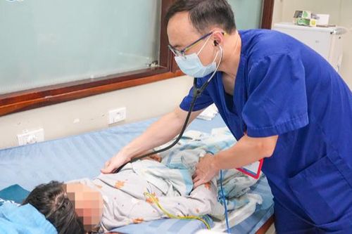 Nhận diện bệnh gây nguy hiểm đến tính mạng trẻ em trong thời gian ngắn nhưng có triệu chứng mệt, đau bụng, nôn, sốt…thông thường