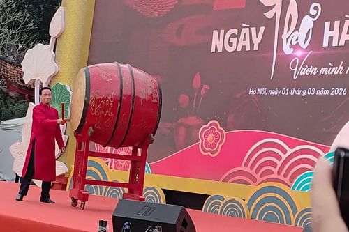 Khai mạc Ngày Thơ Hà Nội 2026: 'Vươn mình ra biển lớn'