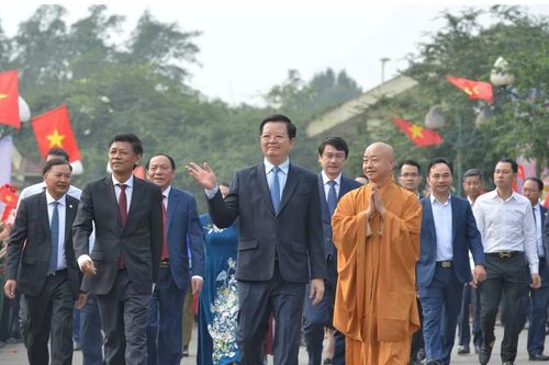 'Ngày hội Sắc xuân trên mọi miền Tổ quốc' quy tụ hơn 300 nghệ nhân của 33 cộng động dân tộc