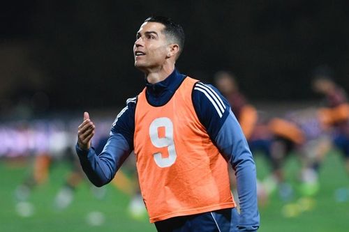 Nổ lớn ở Riyadh, CĐV cầu nguyện cho Ronaldo