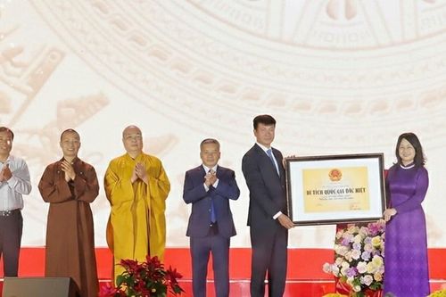 Quần thể danh thắng Tam Chúc đón danh hiệu Di tích Quốc gia đặc biệt