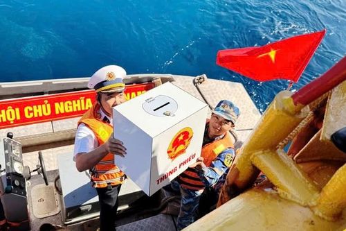 Bầu cử sớm nơi thềm lục địa phía Nam của Tổ quốc
