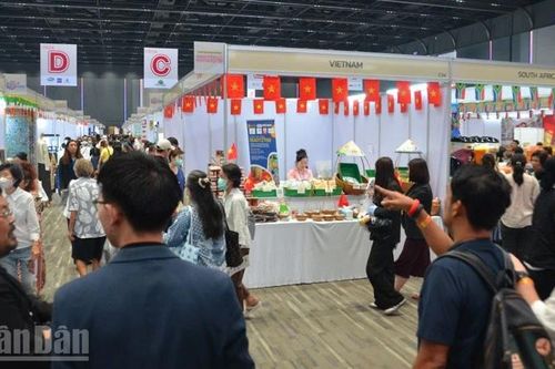 Việt Nam tham gia Hội chợ Chữ thập Đỏ Đoàn Ngoại giao lần thứ 59 tại Thái Lan