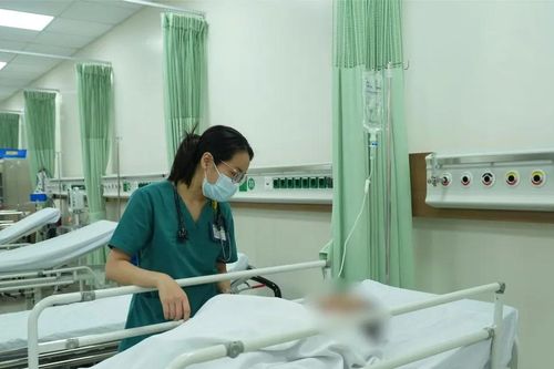 Vụ nghi ngộ độc sau ăn bánh mì tại TPHCM: 3 bệnh viện tiếp nhận 17 trường hợp
