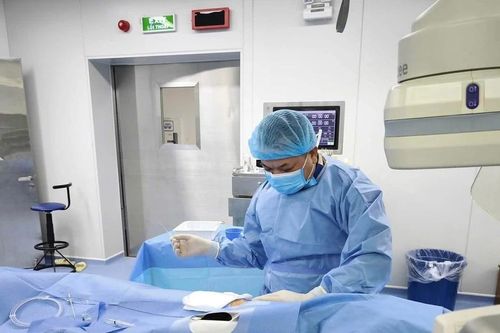 Cứu bệnh nhân ho ra máu nặng nhờ kỹ thuật can thiệp mạch hiện đại