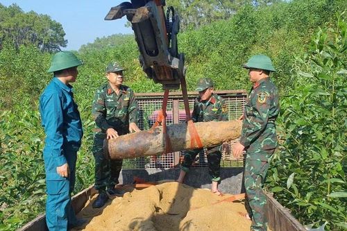 Phát hiện bom 350 kg còn nguyên kíp nổ khi đào móng xây nhà ở Nghệ An
