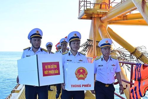 Vùng 2 Hải quân bỏ phiếu bầu cử sớm