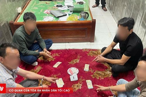 Bắt quả tang 4 công nhân đánh bạc trong container tại khu công nghiệp