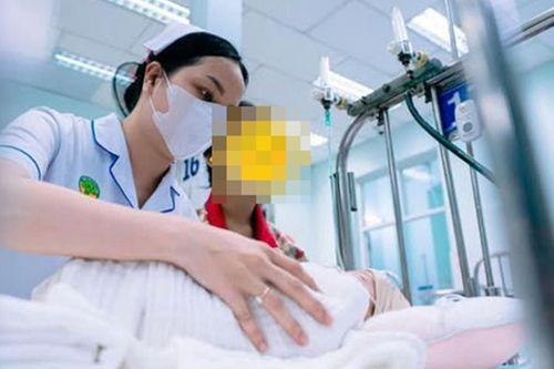 Cứu sống bé gái 2 tháng tuổi mắc bệnh hiếm trong y văn thế giới