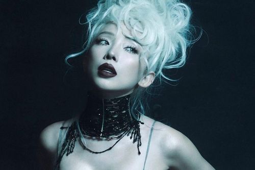 Siu Black lộ diện sau biến cố sức khỏe, Tóc Tiên sexy nghẹt thở