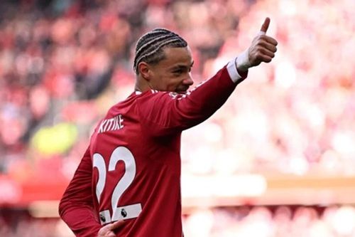 Hugo Ekitike rực sáng giúp Liverpool đánh bại West Ham và thách thức Alexander Isak