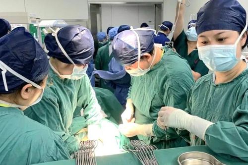 Trung Quốc: Sản phụ 24 tuổi sinh 5 hiếm gặp