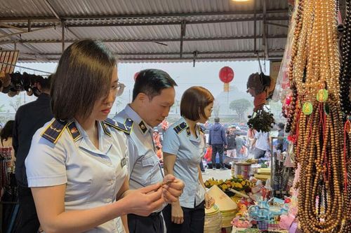 Siết chặt kiểm soát thị trường tại lễ hội Chùa Hương