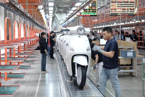 Thấy gì ở thị trường xe máy điện Việt Nam?