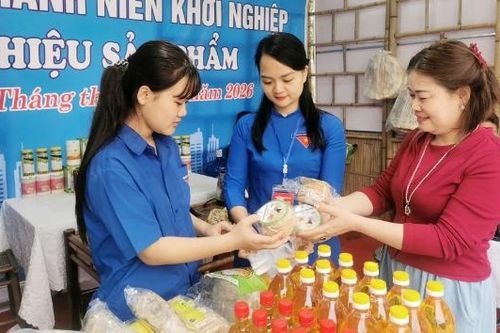 Góp sức trẻ trong mùa lễ hội