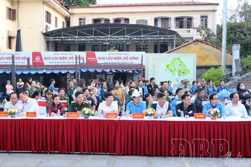 Hơn 2.200 người tham gia Lễ phát động Tháng hoạt động thể dục, thể thao cho mọi người