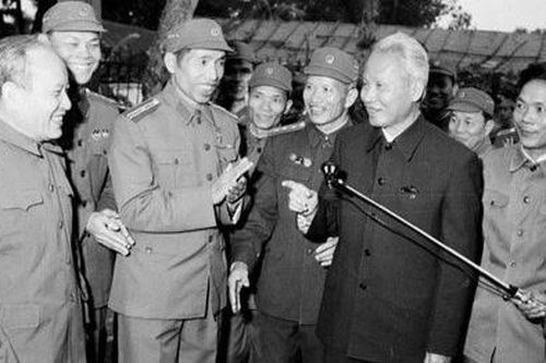 Trọn đời vì nước, vì dân