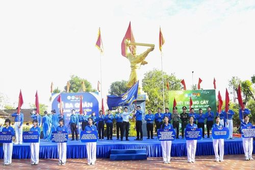 Gia Lai: Gieo mầm xanh, khởi động Tháng Thanh niên
