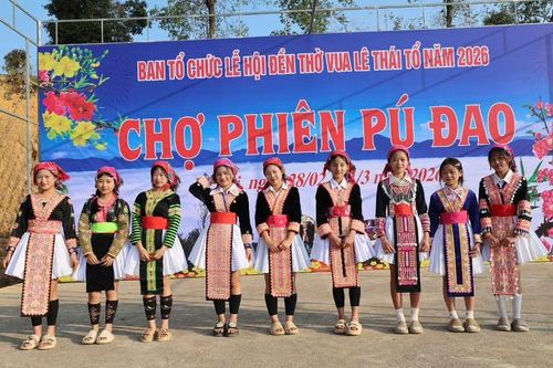 Đặc sắc phiên chợ xuân Pú Đao