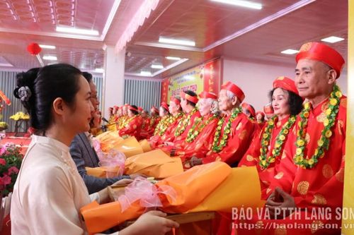 Chúc thọ 359 người cao tuổi