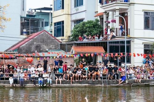 Làng Lại Yên Hà Nội: Sôi nổi hội thi bắt vịt truyền thống tại đầm Kính Thiên Đài dịp đầu năm