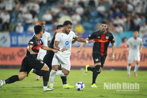 CLB Thép Xanh Nam Định ngược dòng thắng Ninh Bình FC trong trận derby